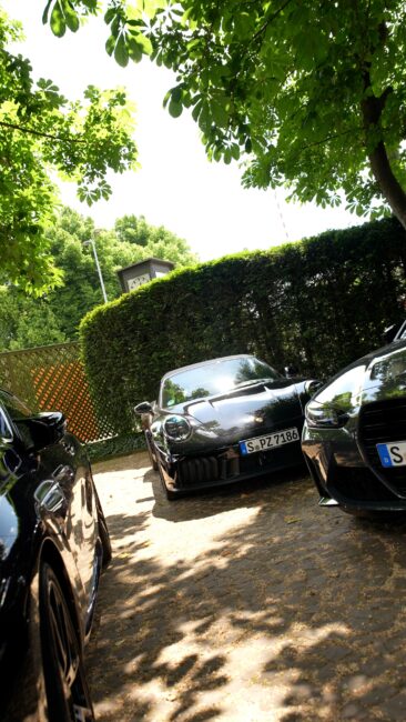 Sequenz 03.00_01_30_49.Standbild006-min