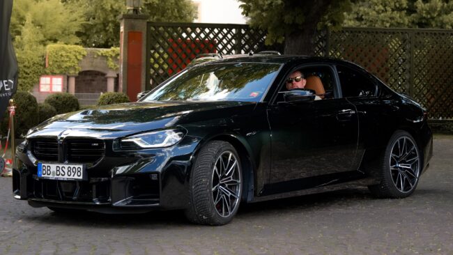 Sequenz 03.00_01_36_02.Standbild007-min