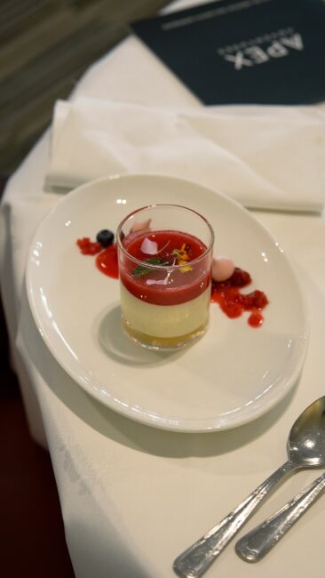 Sequenz 07.00_00_33_28.Standbild007-min